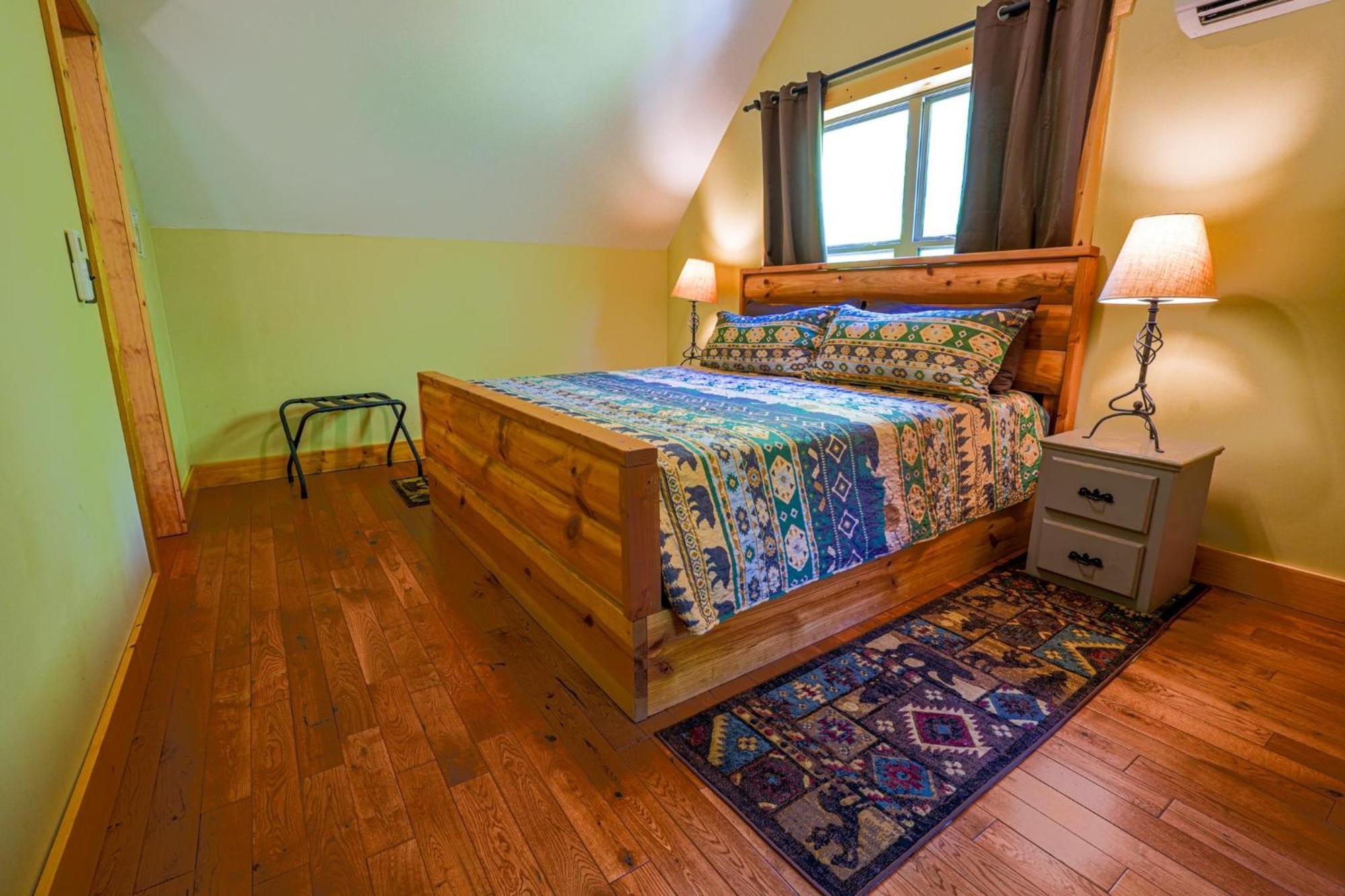 Вілла New Listing! Wine Country Retreat - 2 Bed, Hot Tub Далонеґа Екстер'єр фото